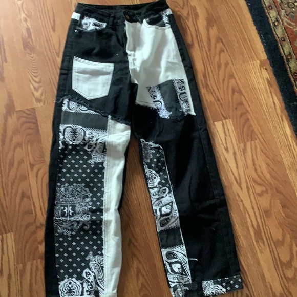 Shein custom black & white jeans size medium - Picture 5 of 7